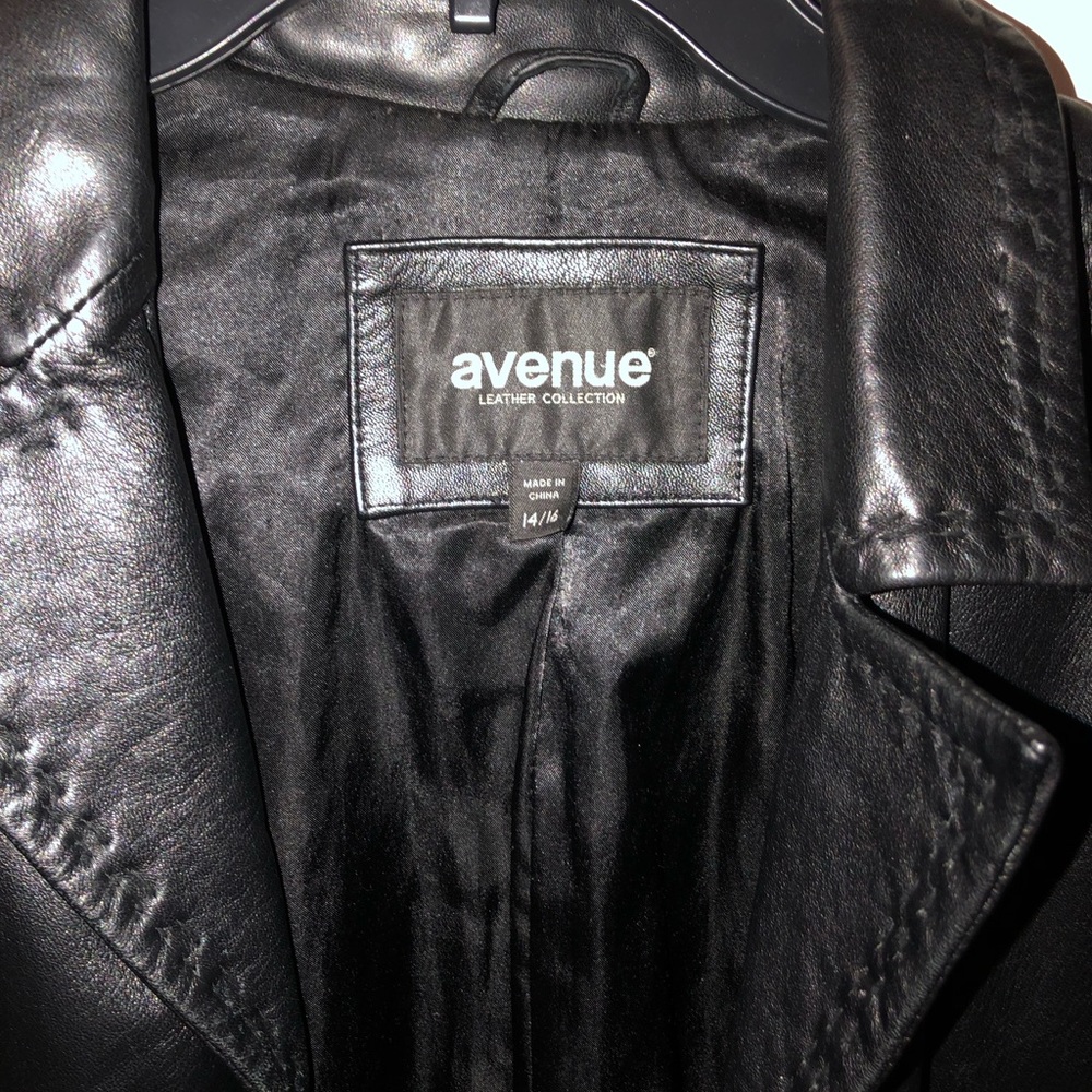 Black Leather Jacket Button Down Front Size 14/16 - image 3